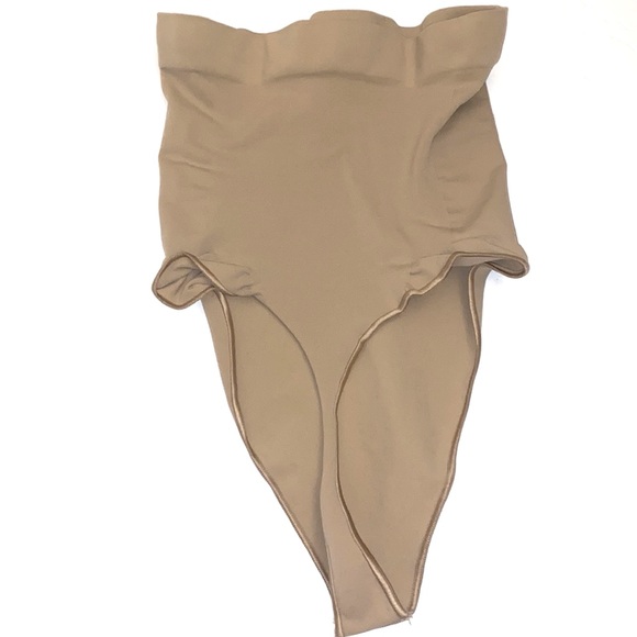 (B10) NEW SKIMS core control high-waisted thong, color Clay, Size S/M, NWOT - Picture 8 of 8